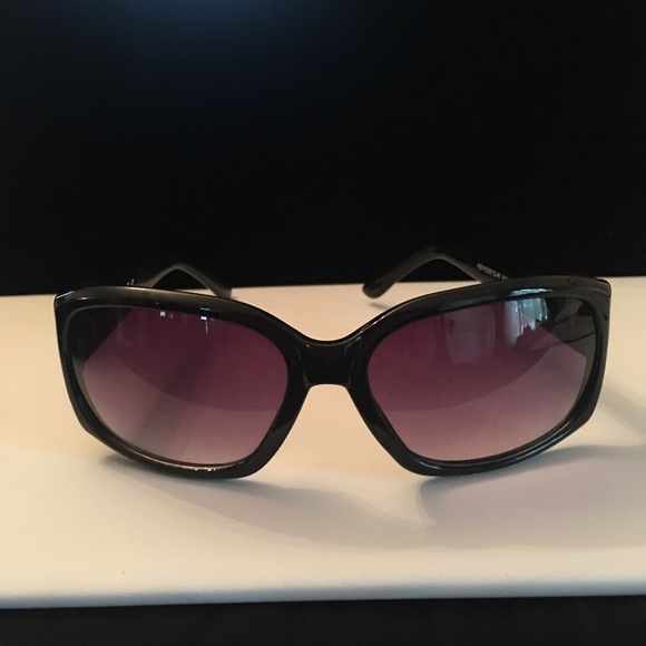 VINCE CAMUTO Accessories - VINCE CAMUTO Sunglasses